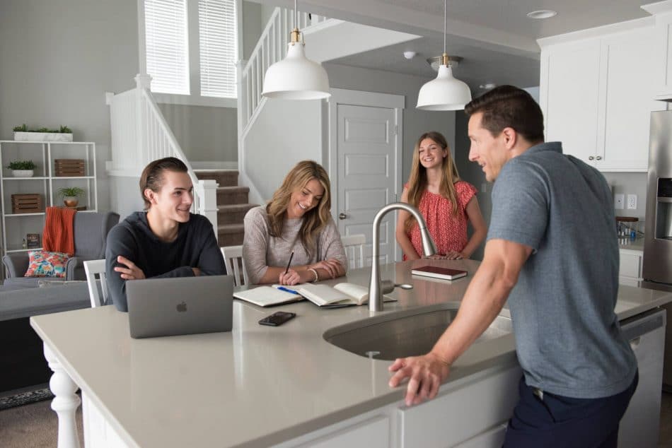 https://cdn.gabb.com/wp-content/uploads/2019/09/Family-Talking-950x634.jpg